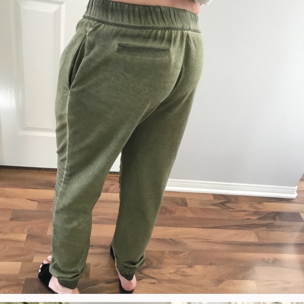 Lounging Rustic Joggers - Picture 5 of 8